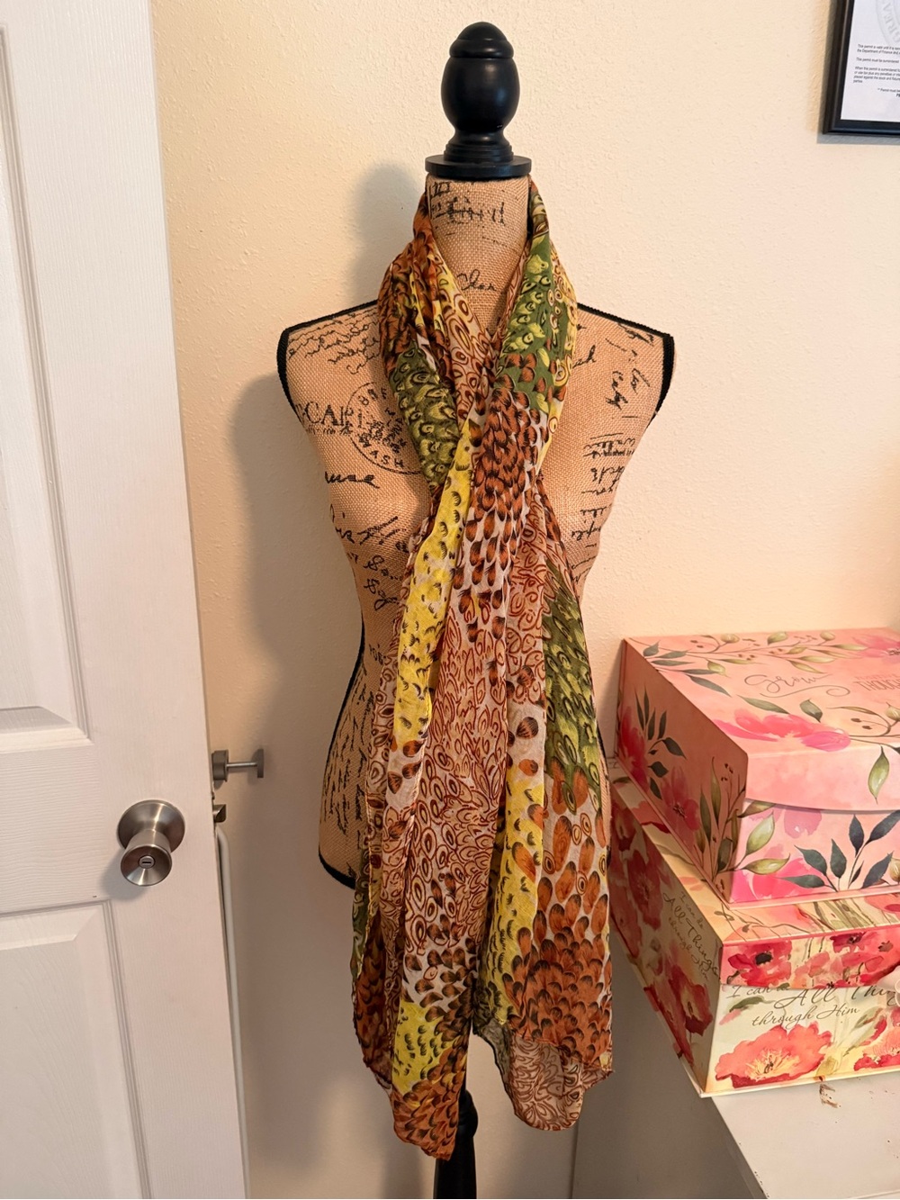 Lightweight Multicolor Feather Print Scarf - Yellow, Green, Brown
